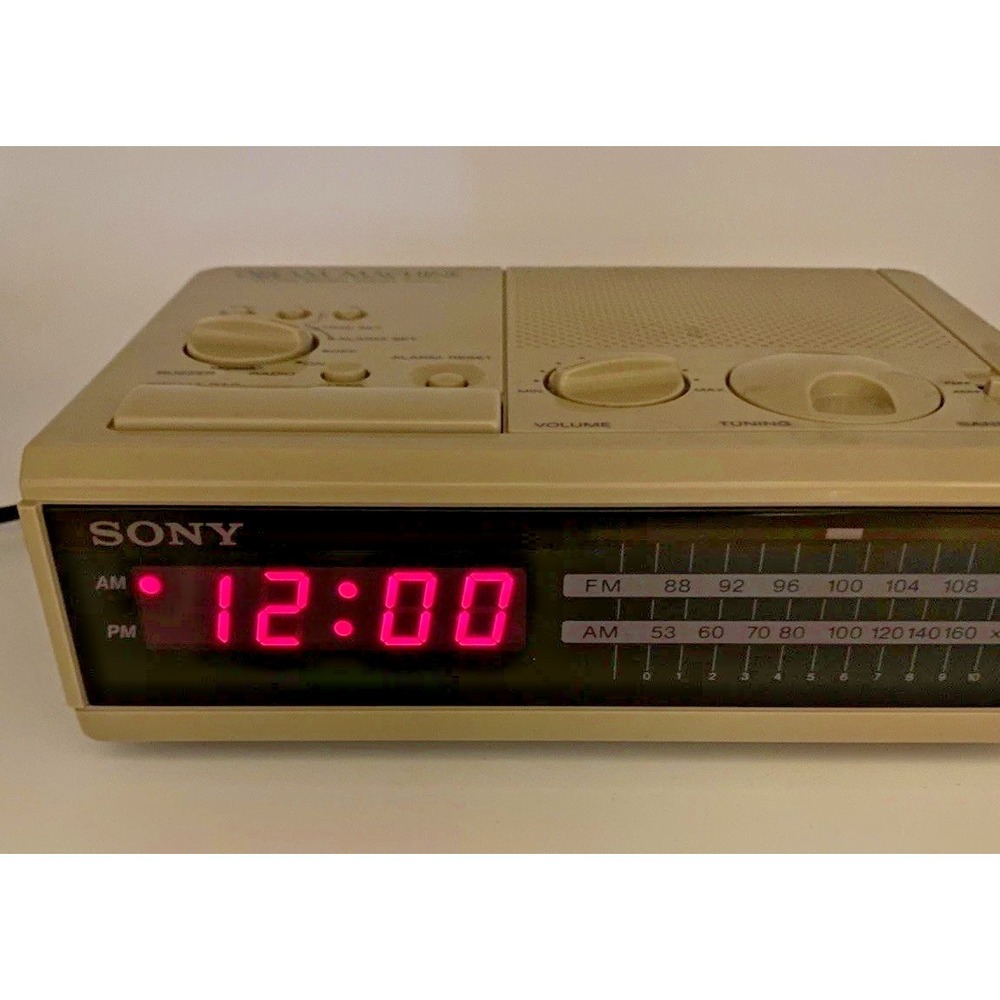Vintage Sony Dream Machine ICF-C24 AM/FM Alarm Clock Radio Beige TESTED - Picture 3 of 7
